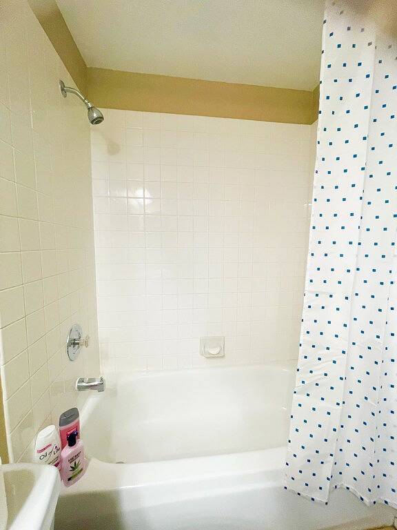 Sparkling Home Book Now! Minutes from Ap & Lv Strip! in Paradise, Nevada