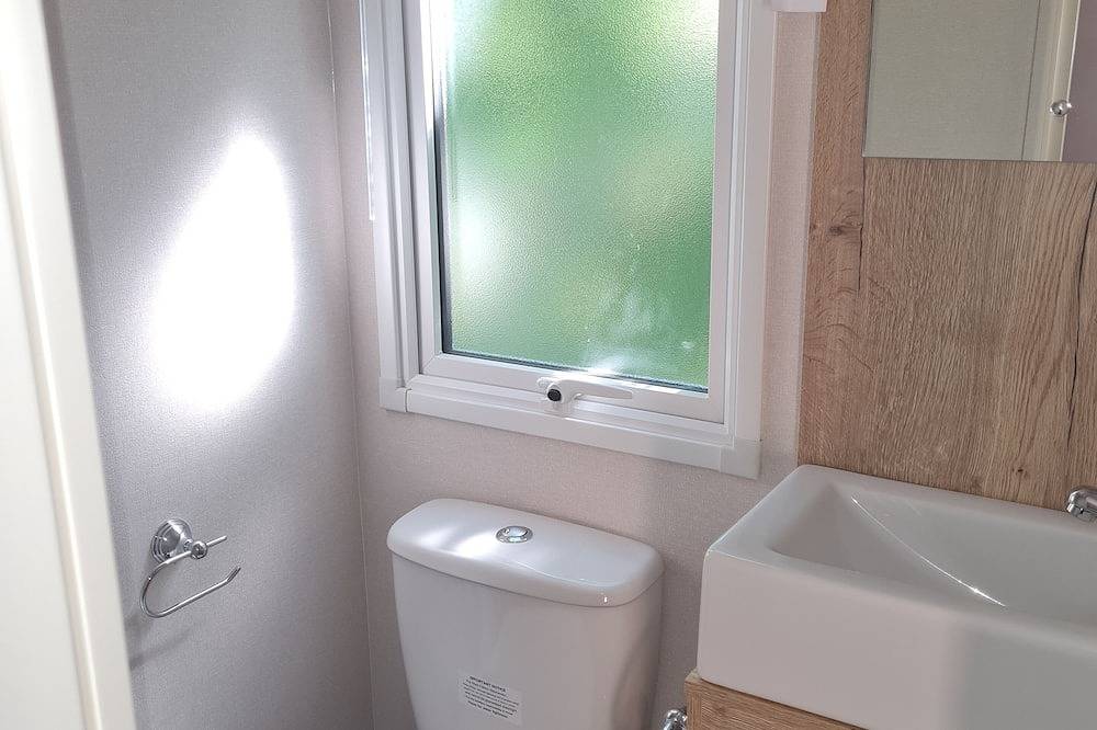 Beautiful 2 Bedroom Caravan On A Fantastic, Popular  Site in Edinburgh and Lothian