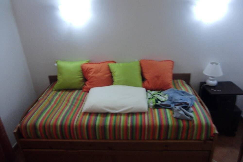 Cozy House Casa Ferienhaus | Swimming Pool | Algarve | 10min beach | Ev station in Moncarapacho, Parque Natural da Ria Formosa