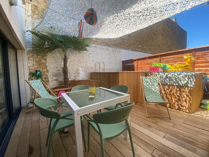 Ferienhaus für 8 Personen, mit Terrasse und Pool - 1
