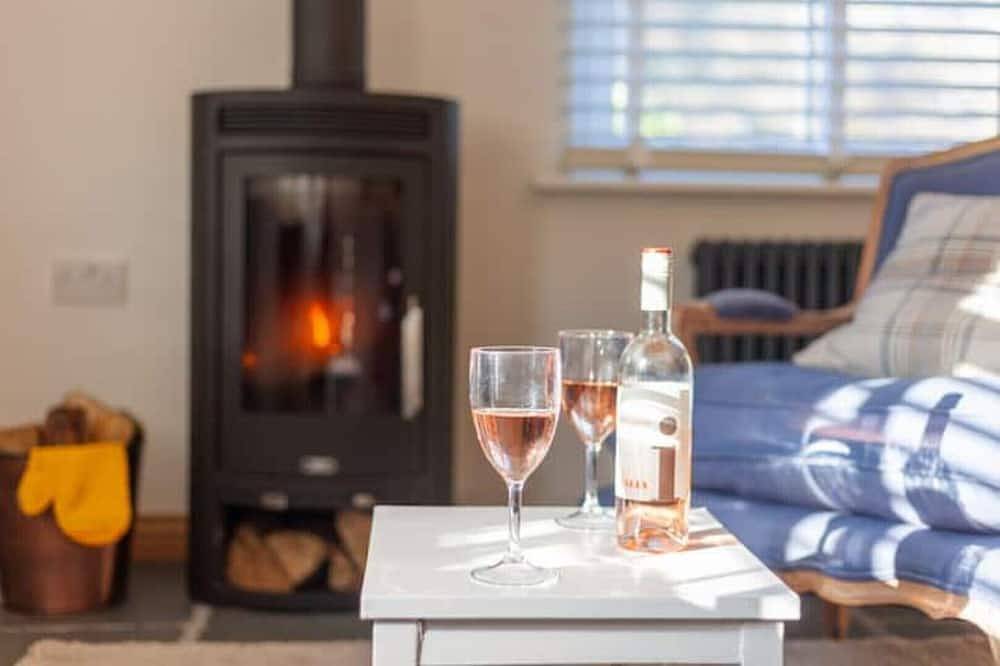 Luxury Coastal Bolthole in Polperro With Parking - New Listing in Polperro, Cornwall