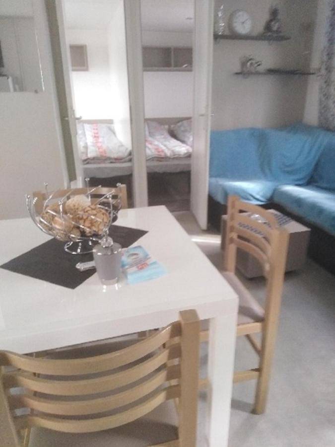 Camping pour 8 personnes, avec piscine ainsi que bassin pour enfant et jardin, adapté aux familles