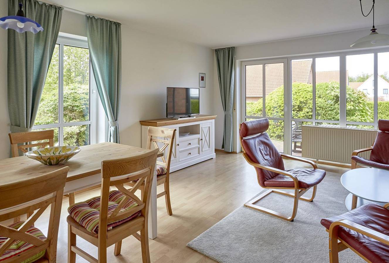 Ganze Wohnung, Großzügige Ferienwohnung für 6 Personen mit Terrasse und Garten in Ostseebad Rerik, Rerik