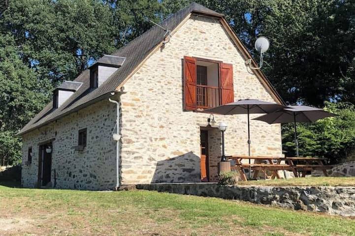 Location de vacances pour 10 personnes, avec Jacuzzi ainsi que Terrasse et Jardin à Préchac