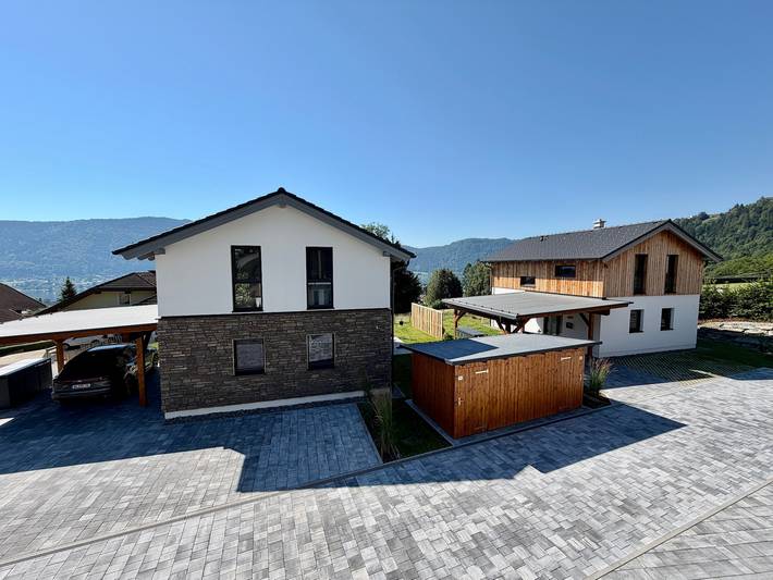 Ferienhaus 'Almrausch' mit Seeblick, privater Terrasse und Wlan in Bodensdorf, Gerlitzen