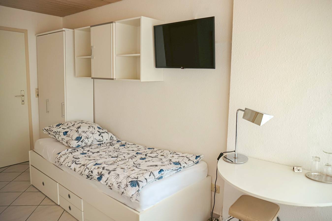 Zimmer 'Einzelzimmer 1' mit privater Terrasse und Wi-Fi in Wasserburg (Bodensee), Bayerisch Schwaben