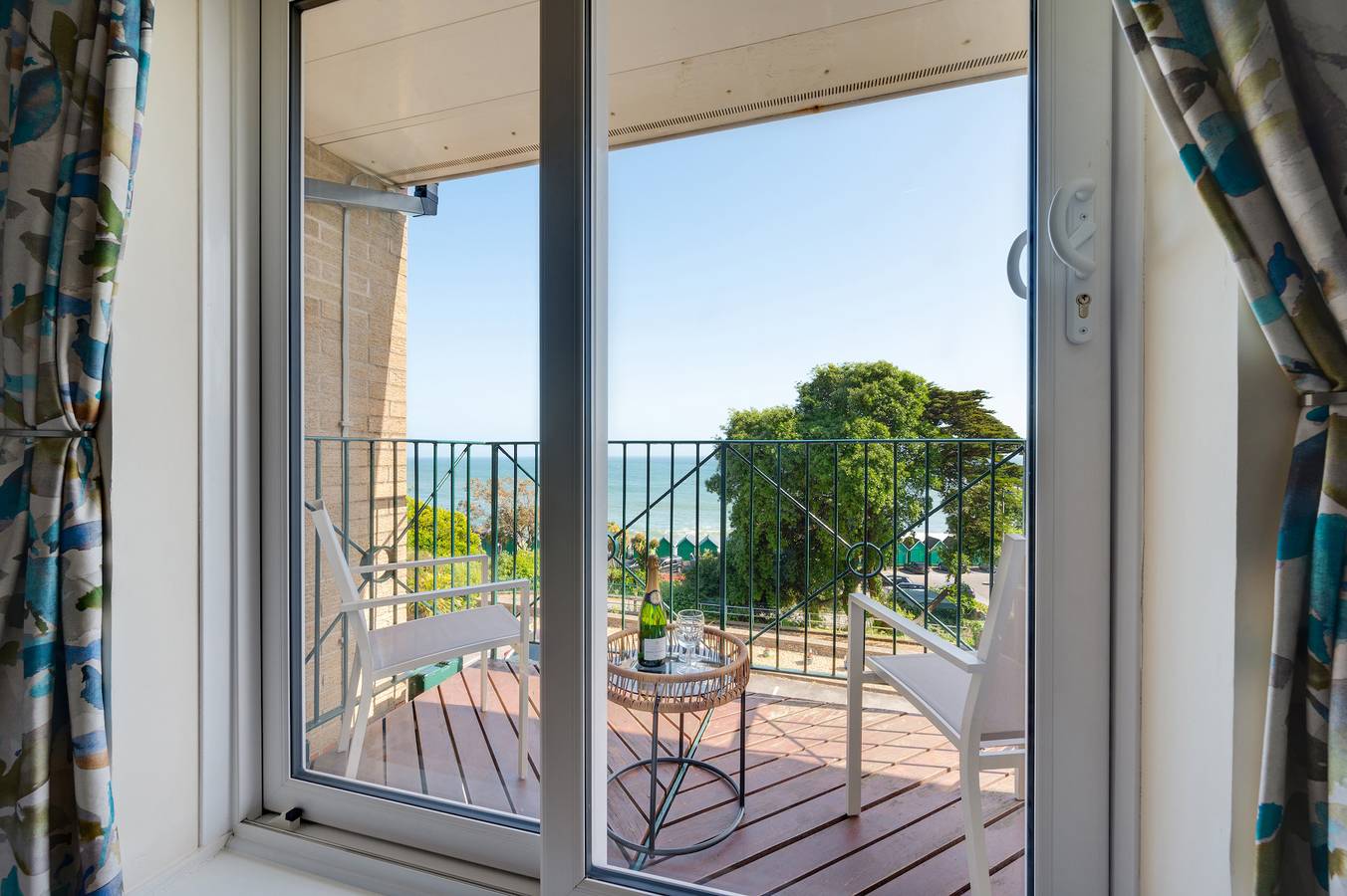 Entire apartment, Crawshay Court, Langland in Swansea region