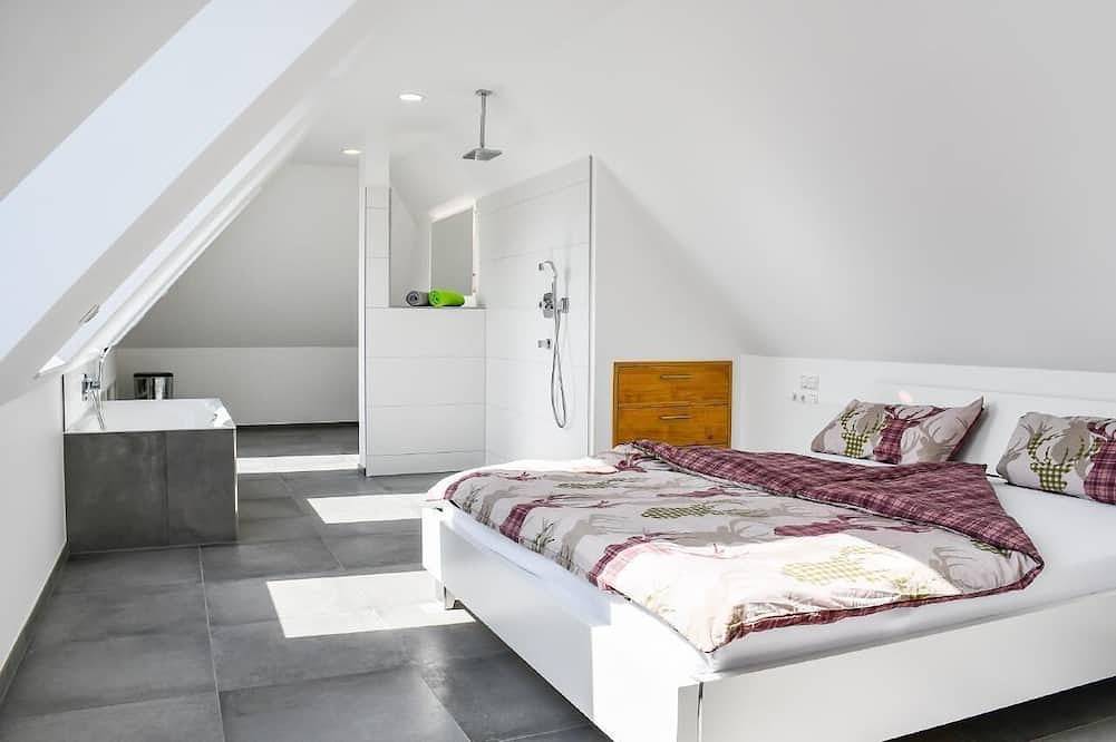 Ganze Wohnung, Fewo mit Whirlpool und Fass-Sauna im Schwarzwald in Hausach, Kinzigtal