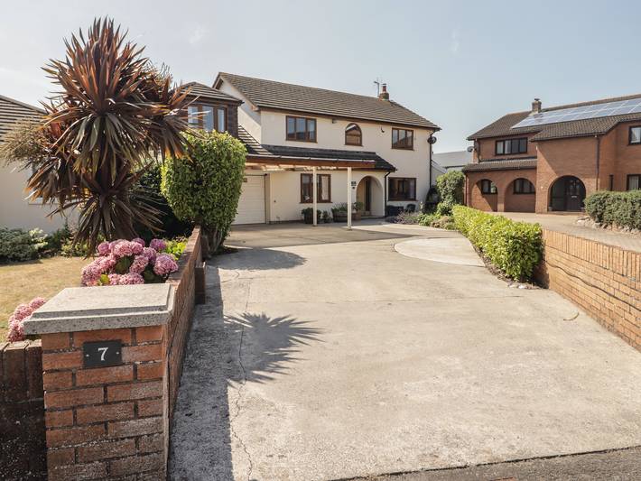 Holiday rental for 8 people in Porthcawl