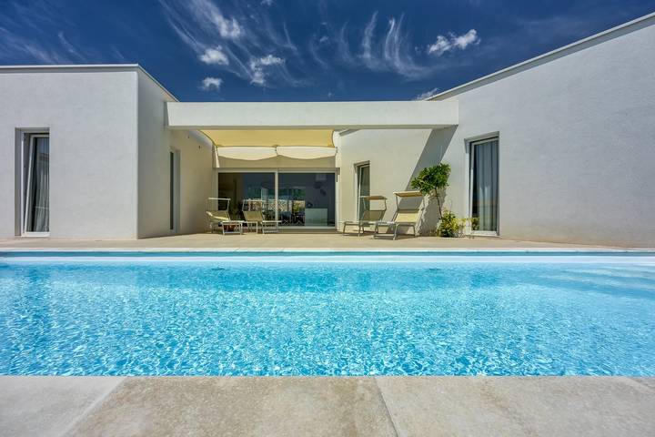 Villa für 6 Personen, mit Pool und Garten auf Krk