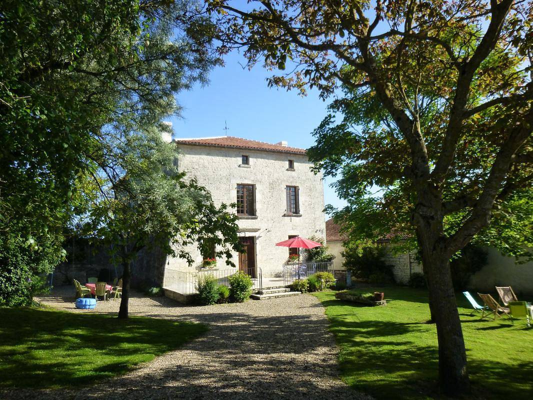 Gîte pour 6 Personnes dans Mirebeau, Vienne (France)