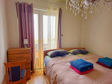 Gîte pour 4 personnes, avec vue ainsi que jardin et terrasse dans Pilisvorosvar