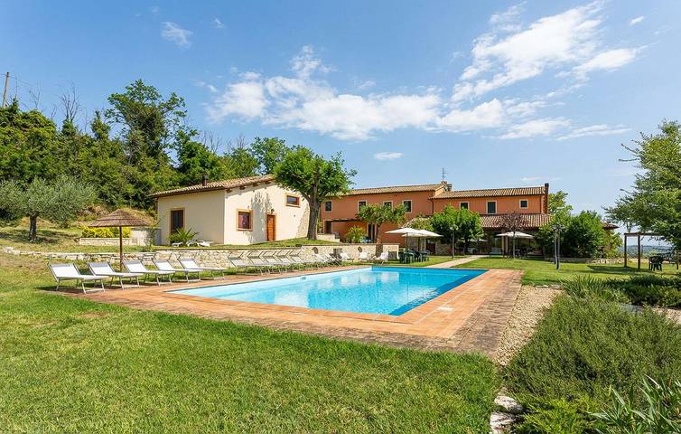 Gîte pour 5 personnes, avec terrasse ainsi que piscine et jardin, animaux acceptés à Gualdo Cattaneo - 3