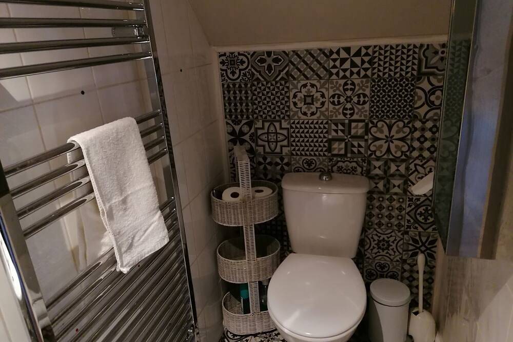 Courtyard Apartment near Windsor, and the Great Park in Berkshire