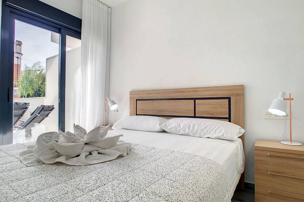 Apartamento entero, Planta baja, a 100m de playa, piscina, wifi, parking in Golf Resorts Murcia, San Javier