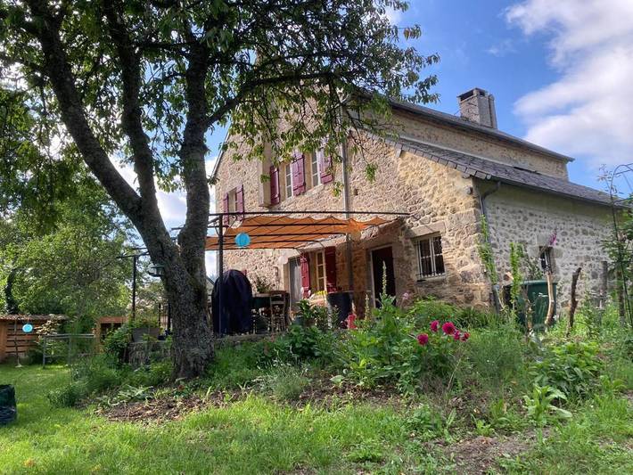 Gîte pour 4 personnes, avec vue et jardin à Luzy - 2