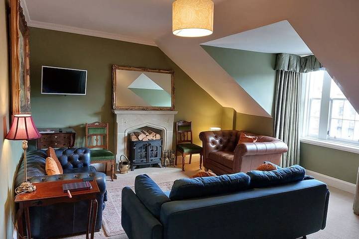Holiday rental for 16 people in Edinburgh