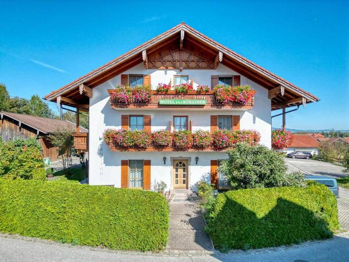 Hotel für 2 Personen, mit Balkon und Terrasse sowie Whirlpool und Garten