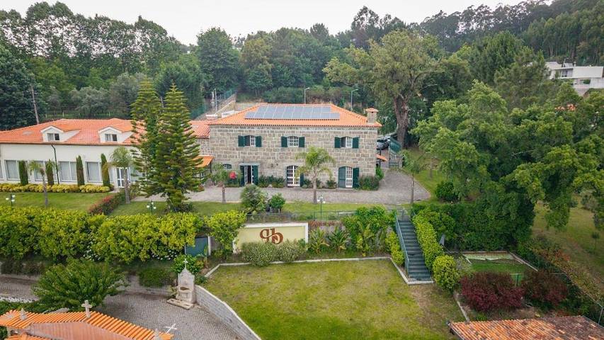 Villa para 12 pessoas, com Jardim e Piscina e ainda Vista and Vista para o lago em Braga