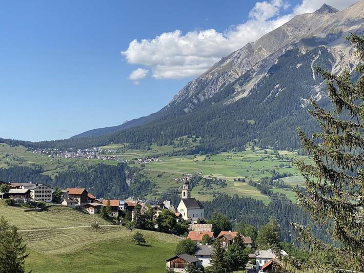 Ganze Ferienwohnung, Tgesa communala Mon - 3.5 Zimmerwohnung - 5 Betten in Mon (Albula), Albula (Graubünden)