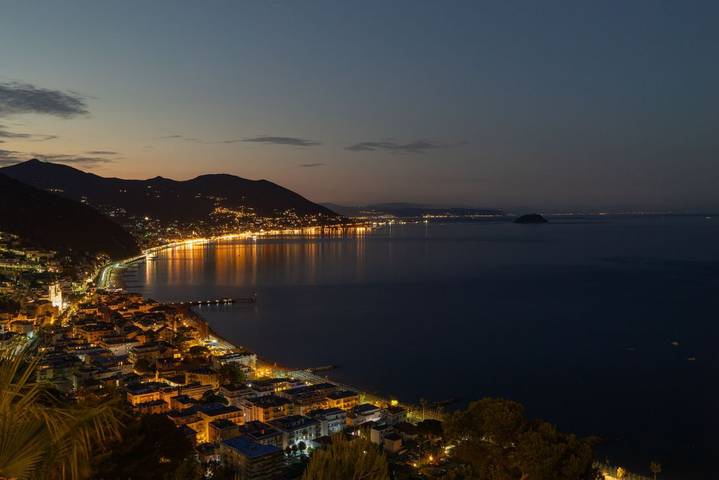 Appartamento intero, [Villa Del Golfo] Vista Incredibile • Arte • Relax in Laigueglia, Riviera di Ponente