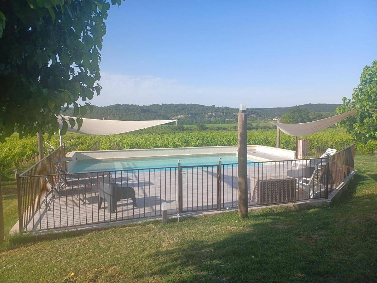 Appartement entier, Véritable mas provençal avec 3 logements en pleine nature in Cavillargues, Région de Nîmes