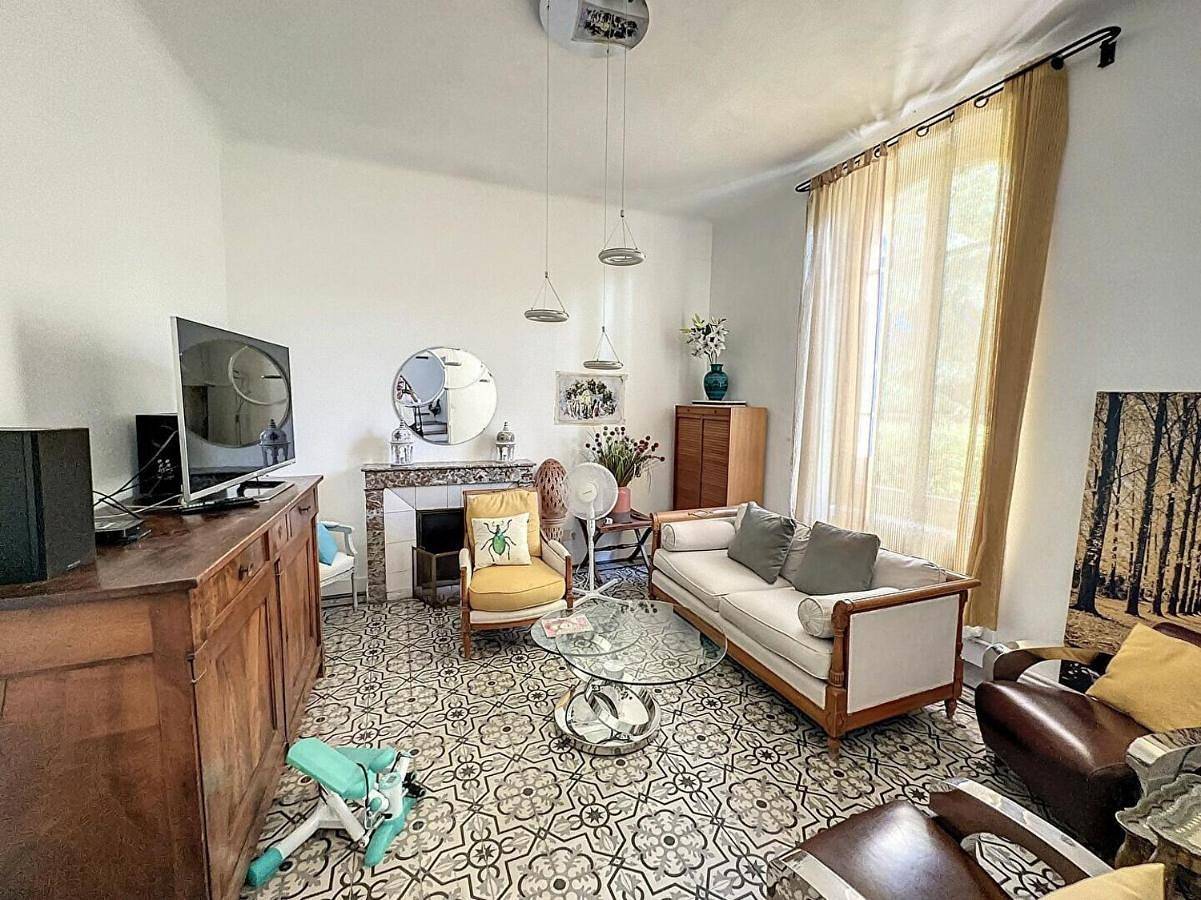 Three-Bedroom Villa in Avignon, Vaucluse