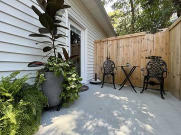Cottage for 2 Guests in Charleston, South Carolina Lowcountry, Picture 4