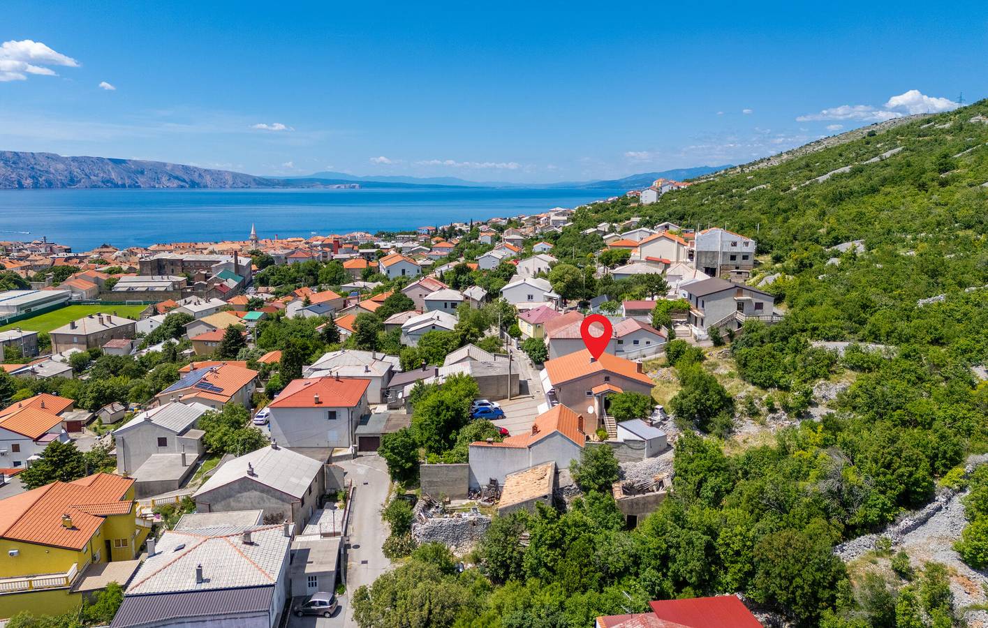 Ganze Ferienwohnung, Gemütliche Ferienwohnung mit Meerblick und Terrasse – 800 m vom Strand entfernt in Senj, Kvarner Festland