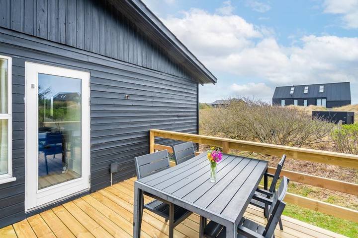 Ferienhaus in den Dünen – nur 400 Meter vom Meer entfernt in Henne, Varde