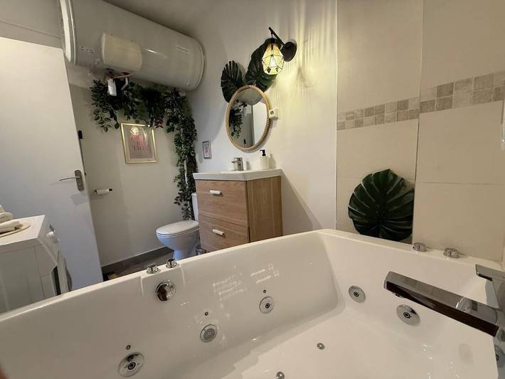 Gîte pour 6 personnes, avec jacuzzi et balcon à Neuilly-sur-Marne - 4