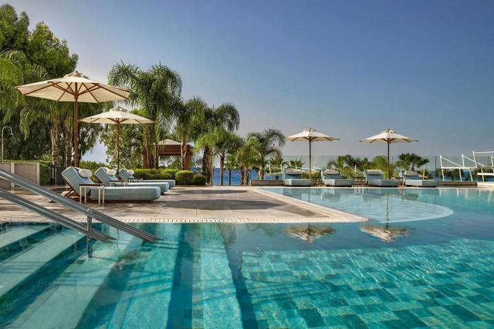 Resort per 2 persone, con Balcone e Idromassaggio nonché Terrazza e Giardino in Cipro
