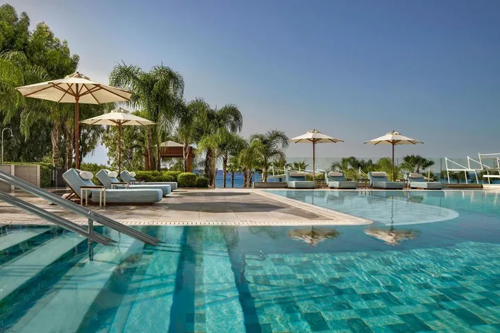 One-Bedroom Executive King Suite with Sea View in Südzypern