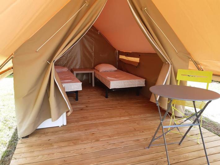 Location de vacances pour 2 personnes, avec vue ainsi que jardin et piscine à Forges-les-Eaux - 4