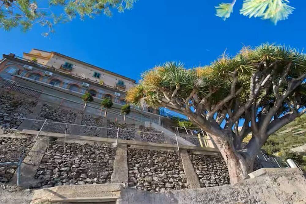 Villa Di Palma access to the beach and solarium in San Cosma, Ravello