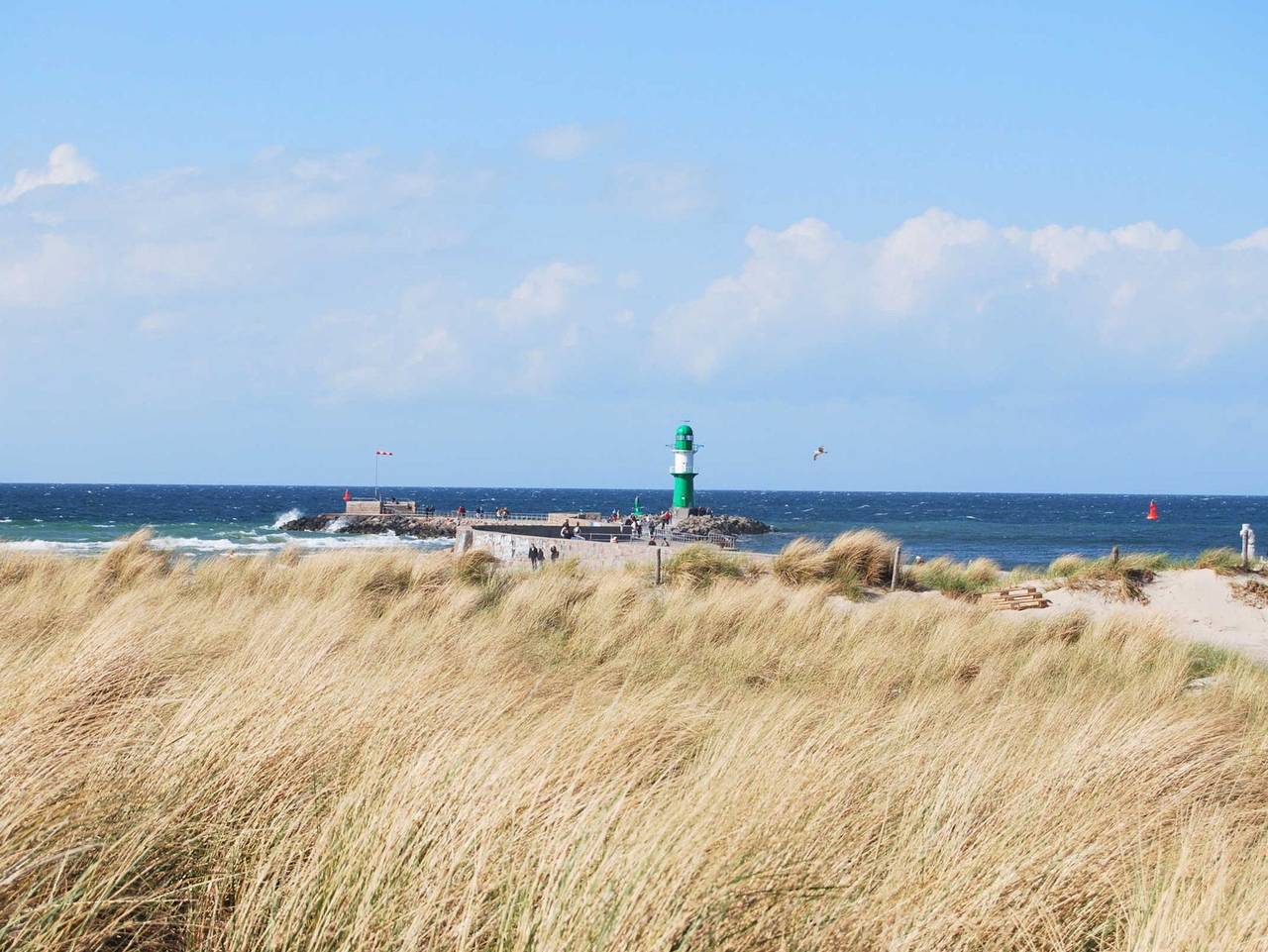 Ganze Ferienwohnung, Ferienwohnung mit Garten in Warnemünde Strand, Warnemünde