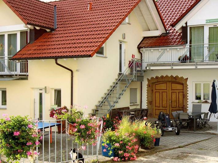 Hütte für 6 Personen, mit Pool und Terrasse sowie Garten und Sauna, kinderfreundlich in Baden-Württemberg - 2