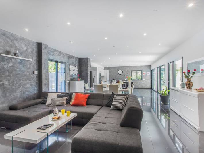 Location de vacances pour 14 personnes, avec jardin et terrasse dans Les Lecques - 2