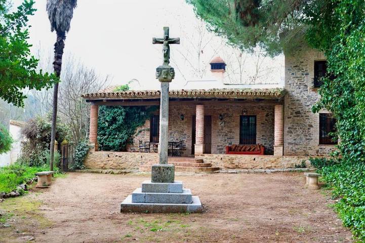 Apartamento para 4 personas, con Terraza además de Jardín y Piscina en Constantina