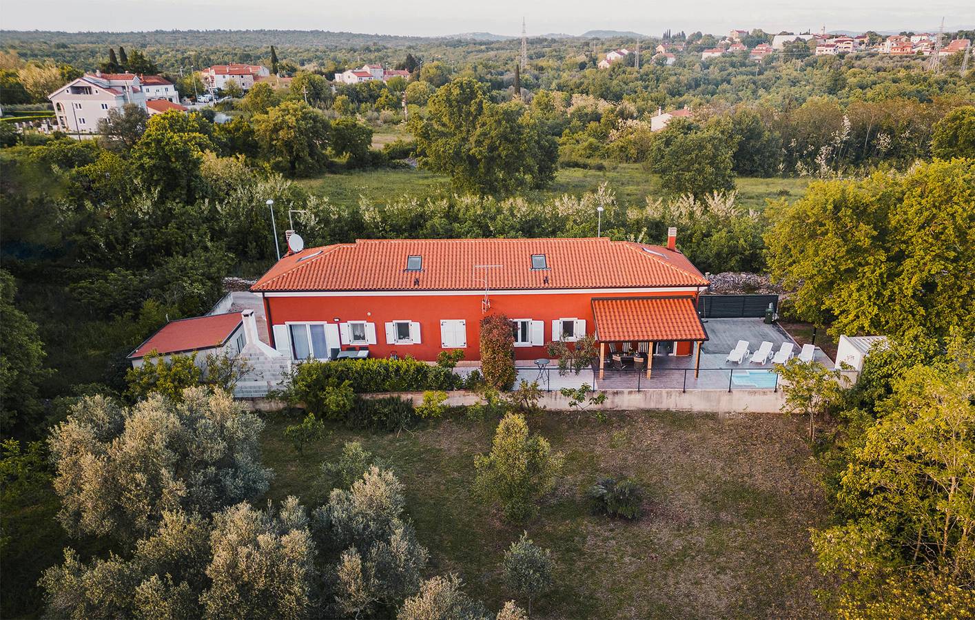 Gemütliche 1-Zimmer-Wohnung mit Terrasse, WLAN, Parkplatz und in der Nähe von Restaurants in Umag, Umag und Umgebung
