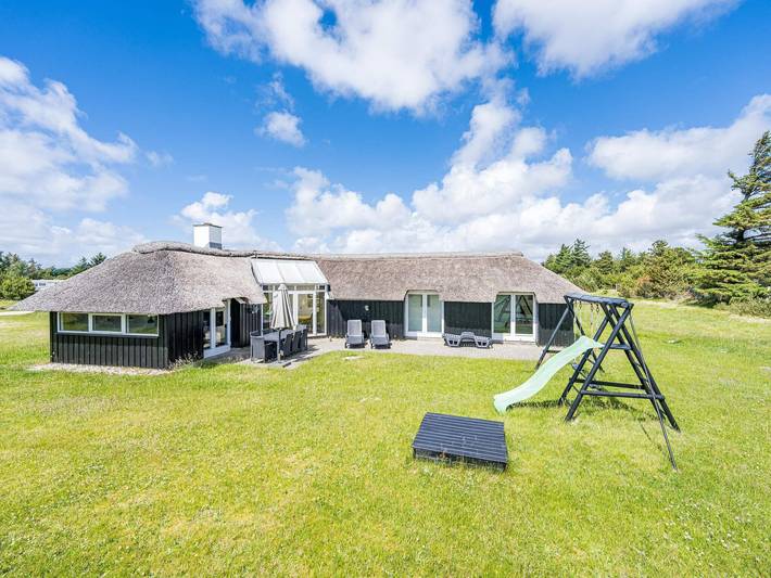 Ferienhaus für 6 Personen, mit Terrasse und Garten sowie Sauna in Vejers Strand
