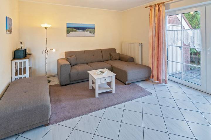 Ferienhaus für 6 Personen, mit Terrasse und Garten in Neßmersiel