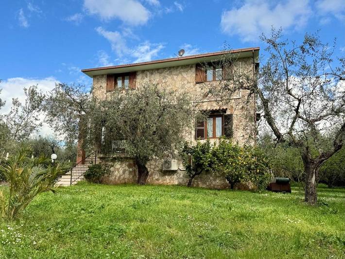 Casa vacanza per 8 persone, con panorama e giardino a Fiano Romano
