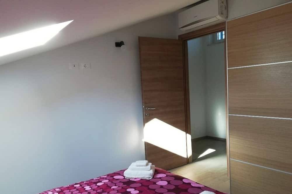 Apartamento entero, Olmo apartment in the historic center of Manziana in Manziana, Lago de Bracciano