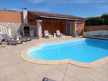 Villa pour 6 personnes, avec terrasse ainsi que piscine et jardin, animaux acceptés dans le Vaucluse