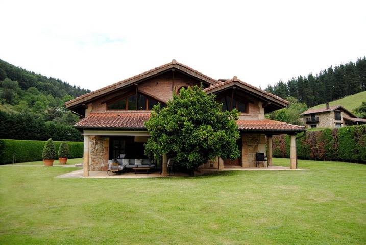 Casa rural para 8 personas, con Jardín además de Sauna y Vistas en Vizcaya