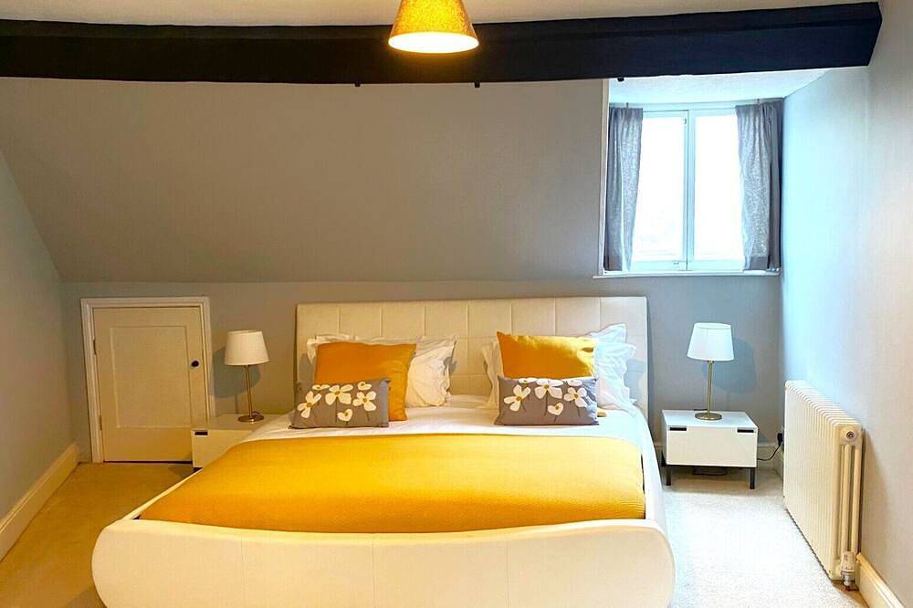 The Old School House - Parking & Close to City in Salisbury, Wiltshire