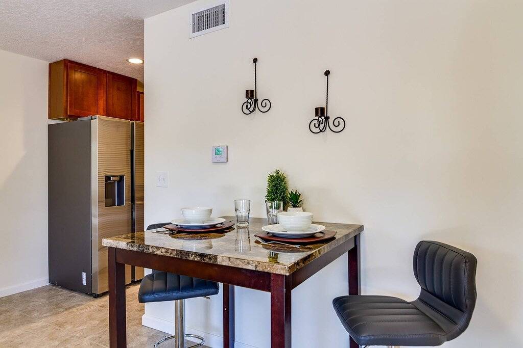 Ganze Wohnung, Oak St #3 |Main Level Apt |Small Dogs Ok |Walk to St Johns River |Seasonal Pool |Green Cove Springs in Clay County (FL)