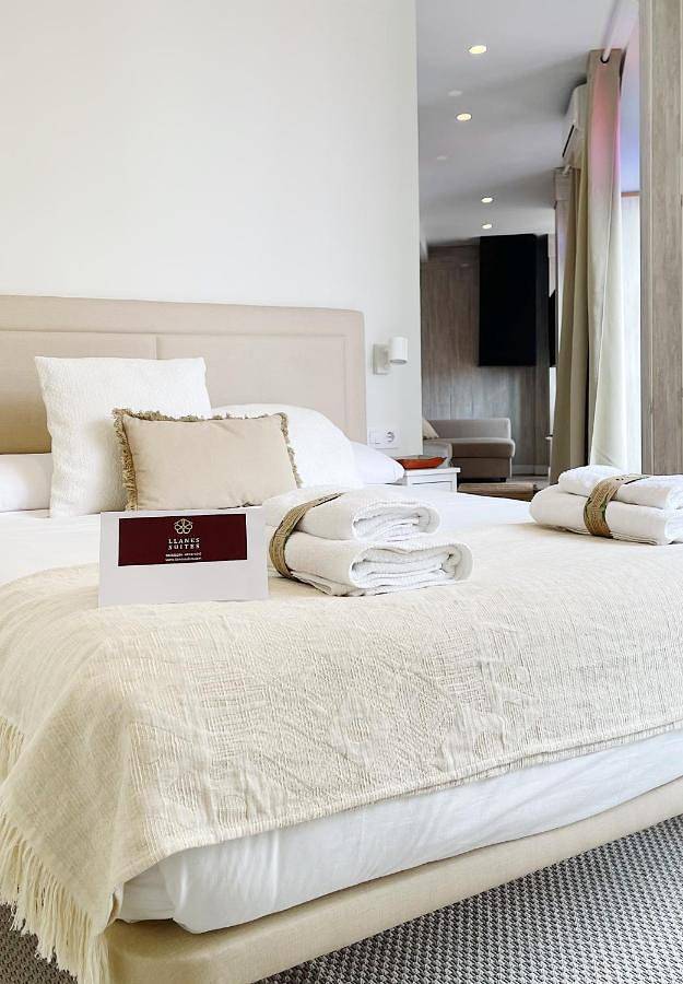 Apartahotel para 3 personas, con vistas y terraza en Costa Verde