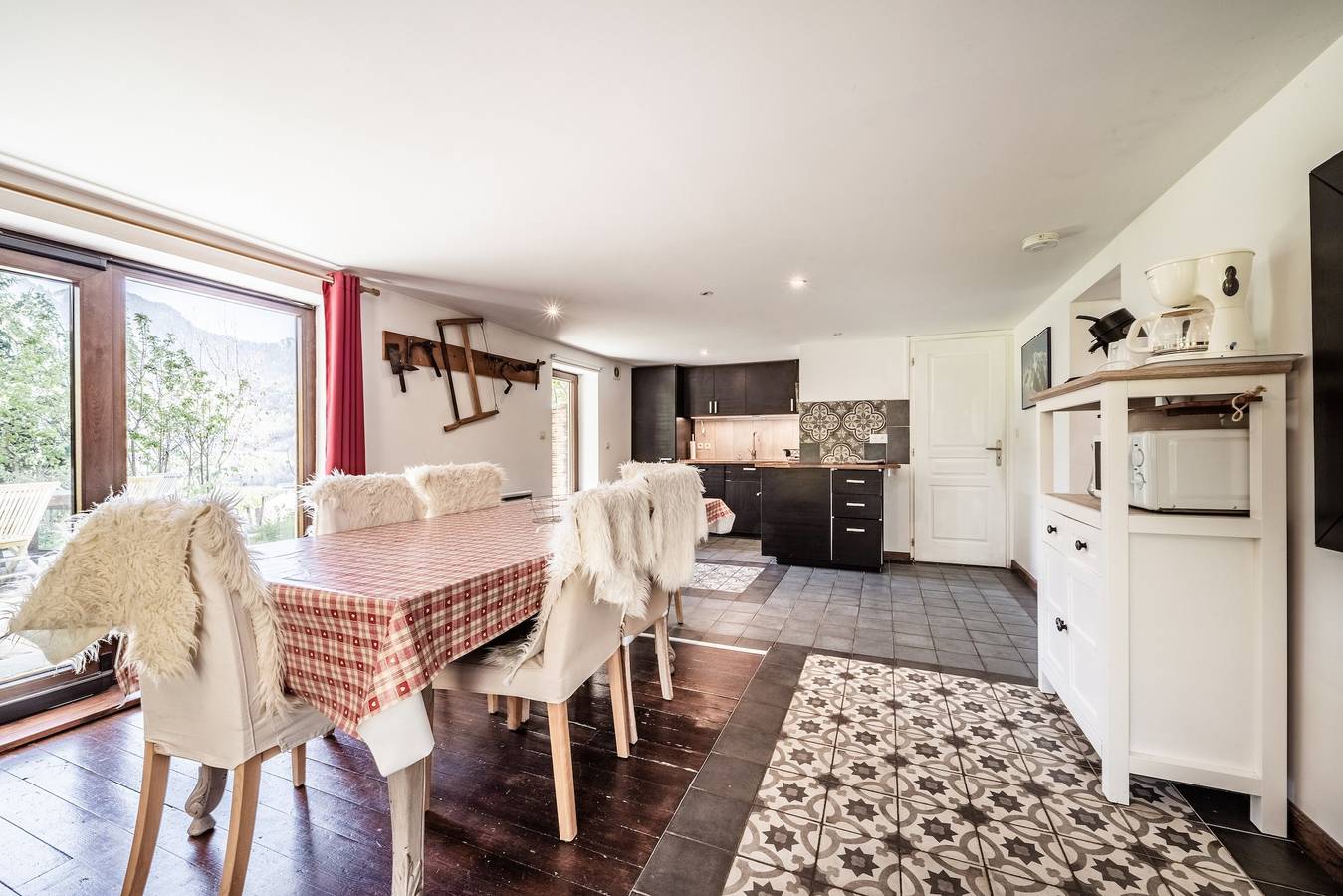 Entire apartment, Apartment "Le Léman" with Mountain View and Wi-Fi in Vacheresse, Thonon-les-Bains region